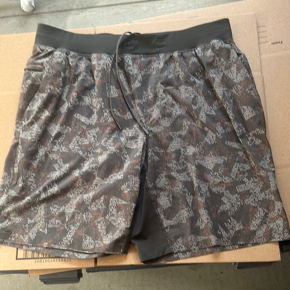 Lululemon shorts size XXL